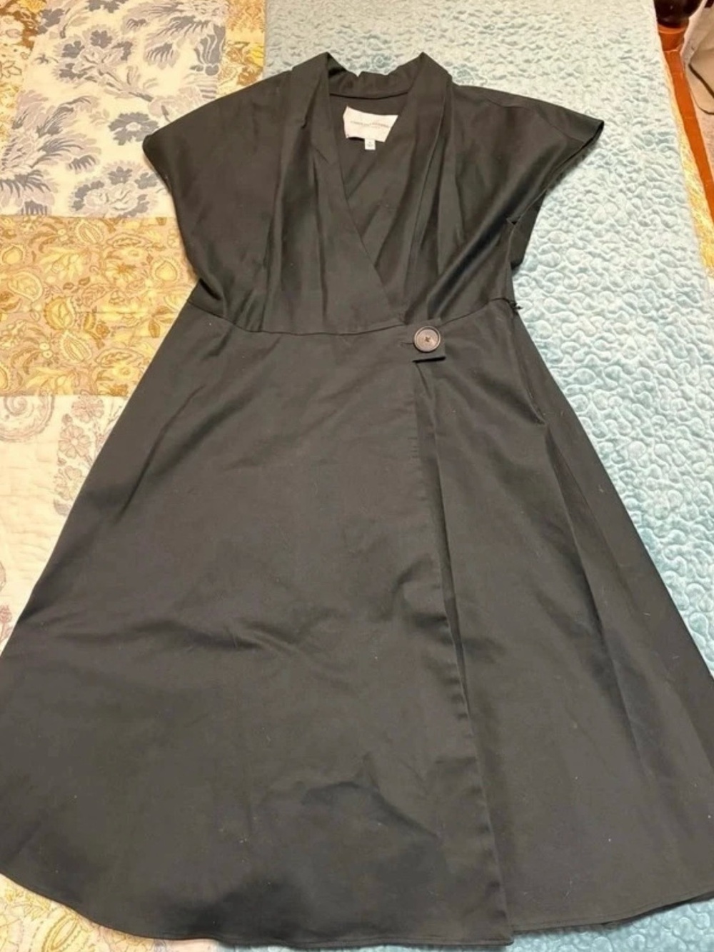 CAROLINA HERRERA BLACK WRAP-FRONT MIDI DRESS